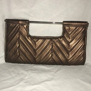 Bronze metallic clutch